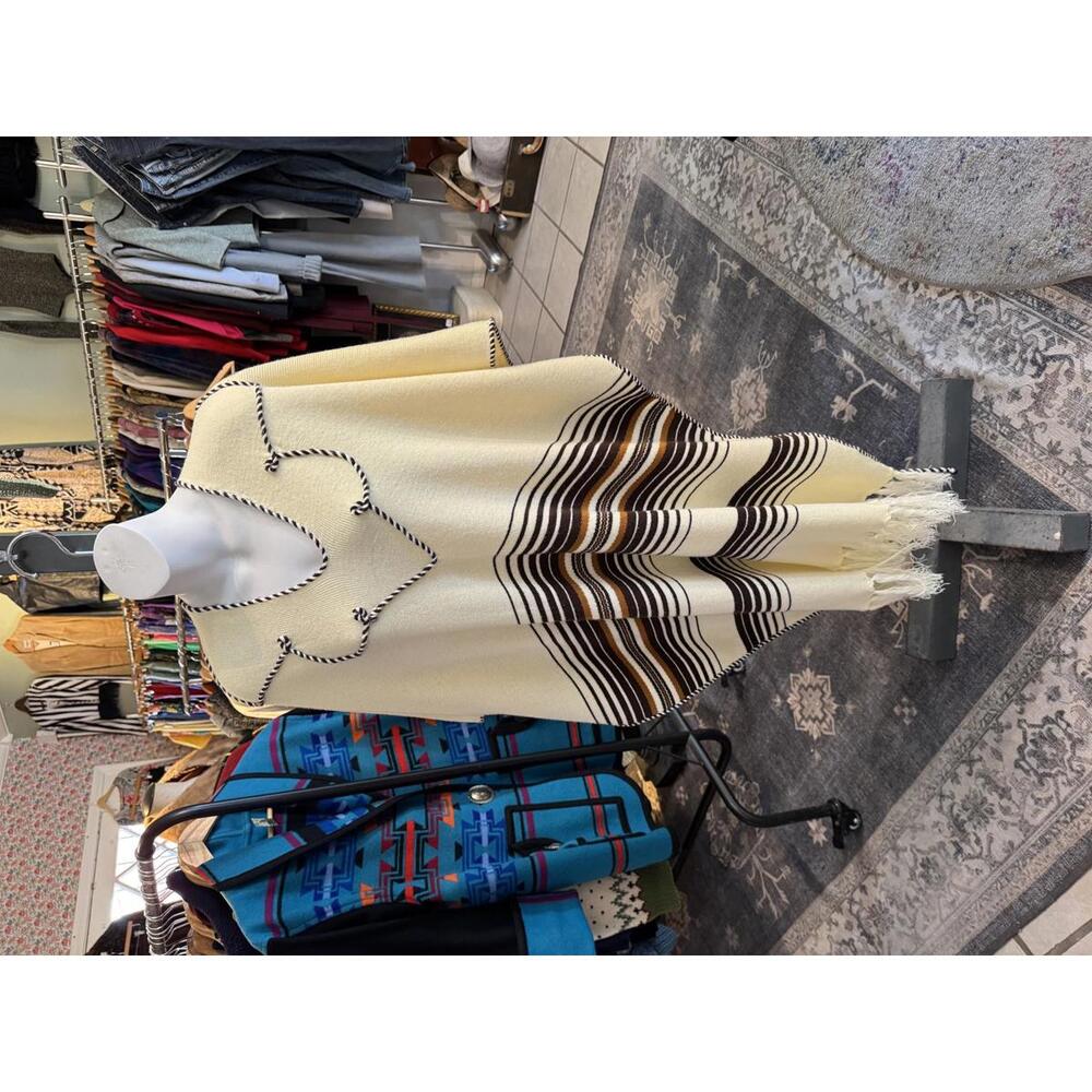 1970s Soft Western-Style Knit Poncho with Decorative Piping